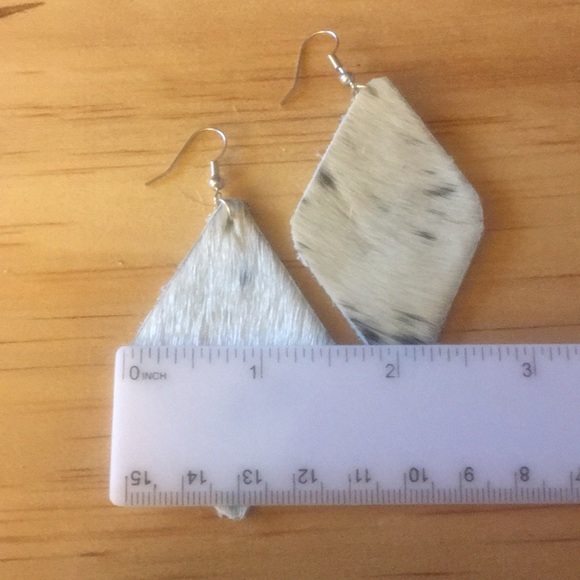 Cowhide earrings - Picture 3 of 3